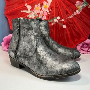 Route 66 Women's 9 M Reagan Booties Ankle Boots Distressed Silver Cowboy Boots